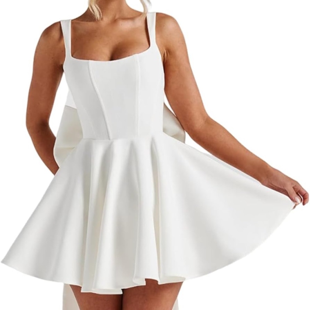 Elegant short White Dress with big bow
